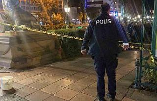 Yanlış anlaşılma yüzünden cadde ortasında bıçaklanan...