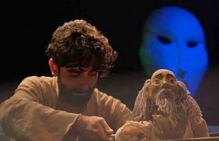 ‘Yaşlı Adam ve Deniz’ Adanalı tiyatroseverlerle...