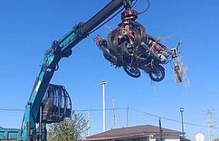 Yediemin otoparkında bekletilen yüzlerce motosiklet...