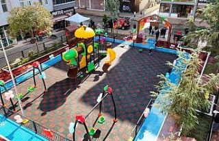 Yenilenen Cumhur Alan çocuk parkı törenle açıldı