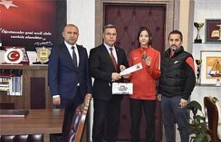 Yozgat’ın gururu Örül’e büyük tebrik