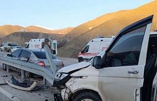 Yüksekova’da trafik kazası: 3 yaralı