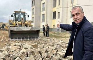 Yüksekova’daki TOKİ yolu onarılmaya başlandı