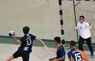 Yunusemre Belediyespor hentbolda lige puanla başladı