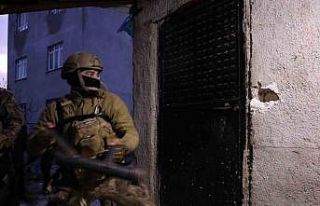 Adana torbacılara şafak operasyonu: 25 gözaltı...