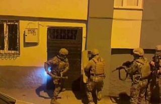 Adana’da silah ve mühimmat ticareti yapan şebeke...