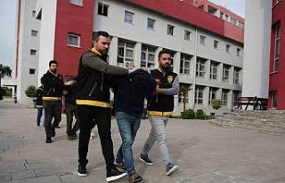 Adana’da sokak ortasında işlenen cinayetin faili...