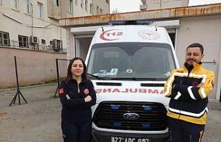 Ağabey kardeş hayat kurtarmak için saniyelerle...