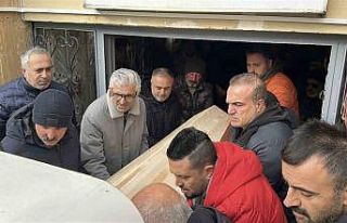 Aile içi cinayete kurban giden anne ve oğlunun cenazeleri...