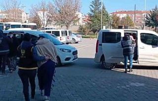 Aksaray’da girdikleri evden 115 bin liralık altın...