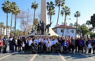 Alanya’da engelli bireyler farkındalık için yürüdü