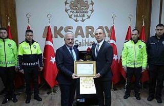 Alkollü sürücünün valiye şikayet etmekle tehdit...