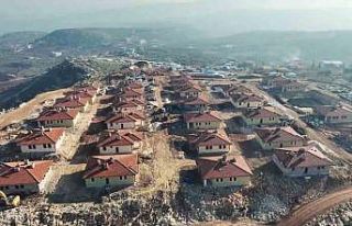 Altınözü’nde kırsal afet konutları yükselmeye...