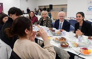 Anadolu Üniversitesi ailesi Engelliler Günü’nde...