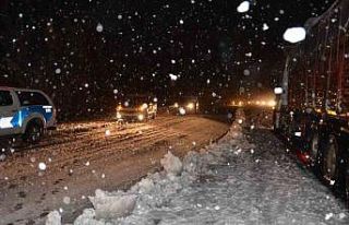 Antalya-Konya karayolunda kar yağışı