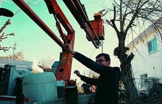 Antalya’da belediye çalışanlarından oyun havası...