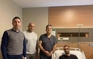 Antalyasporlu futbolcu Erdoğan Yeşilyurt ameliyat...