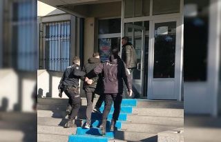 Aranan şahıs, yurt dışına kaçamadan yakalandı