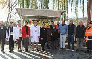 Atakum’dan kümes hayvanlarına aşı uygulaması