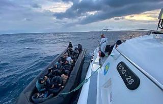 Ayvacık açıklarında 72 kaçak göçmen yakalandı