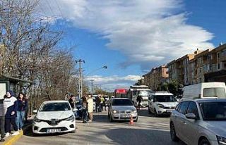 Babaanne ile torununa otomobil çarptı