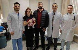 Bağırsakları delinen bin 280 gramlık Aziz bebek...