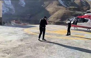 Bahçesaray’da ambulans helikopter sarılık olan...
