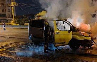 Balık yüklü araç alev topuna döndü