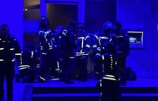 Banka şubesinde çıkan yangında ekipler sefer oldu