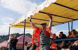 Başkan Güler’den deve güreşine davet