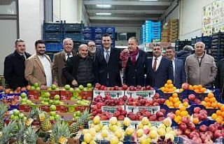 Başkan Zeyrek hal esnafı ile bir araya geldi