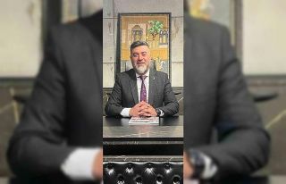 Berber ve kuaförlerden engelli bireylere yüzleri...