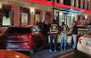 Beyoğlu’nda korsan otoparkçılara operasyon: 2...