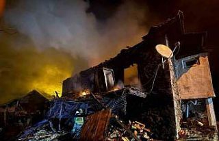 Bigadiç’te ev yangını: Yaşlı adam hayatını...