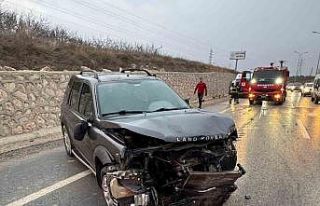 Bilecik’te meydana gelen trafik kazasında 3 kişi...