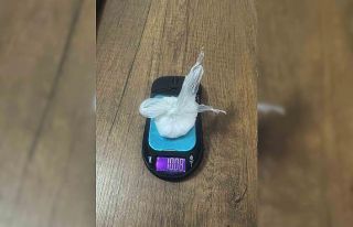 Bilgisayar faresini uyuşturucu tartmak için hassas...