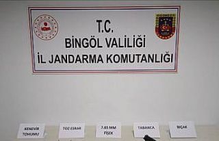 Bingöl’de uyuşturucu ve ruhsatsız silah operasyonları