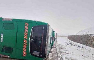 Bingöl’de yolcu otobüsü devrildi: 2 ölü, 16...
