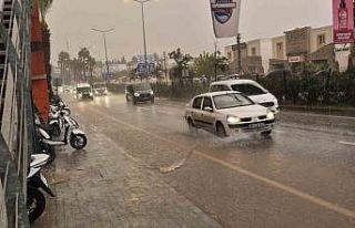 Bodrum’da sağanak yağış etkili oldu