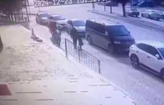 Boğazına şeker kaçan çocuğu kurtaran motokurye:...