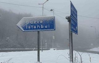 Bolu Dağı’nda kar yağışı ve sis etkili oluyor