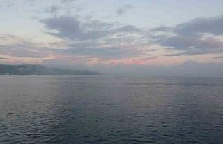 Çanakkale Boğazı sis nedeniyle transit gemi geçişlerine...