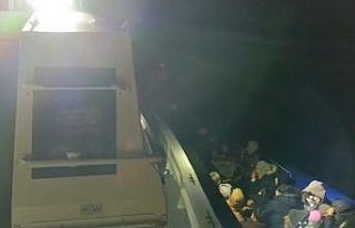Çanakkale’de 33 kaçak göçmen kurtarıldı