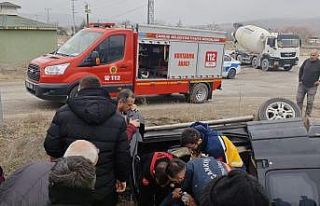 Çankırı’da hafif ticari araç takla attı: 4...