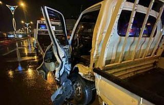 Çarptığı kamyoneti 40 metre sürükledi