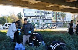 Cesedi günler sonra gelen kokuyla tesadüfen bulundu