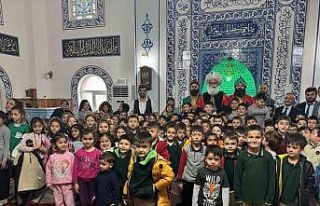 Çocukların camiye alışmasını sağlamak için...