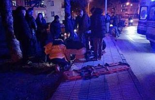 Çorum’da motosiklet ile hafif ticari araç çarpıştı:...