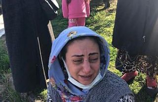 Çukura düşerek ağır yaralanan oğluna hüngür...