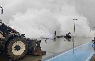 "Dalgaların fotoğrafını çekeyim" derken...